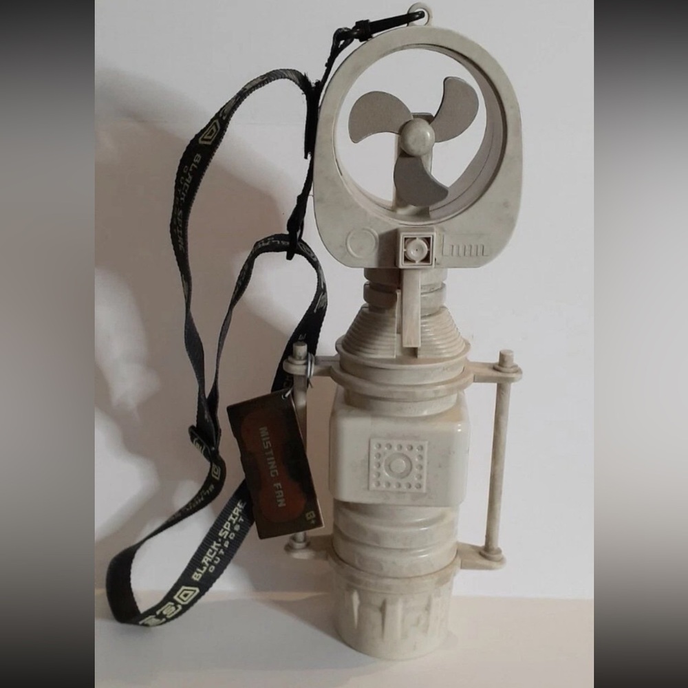 SOLD Disneyland Star Wars Galaxy’s Edge Spray Misting Fan Moisture Vaporator NWT